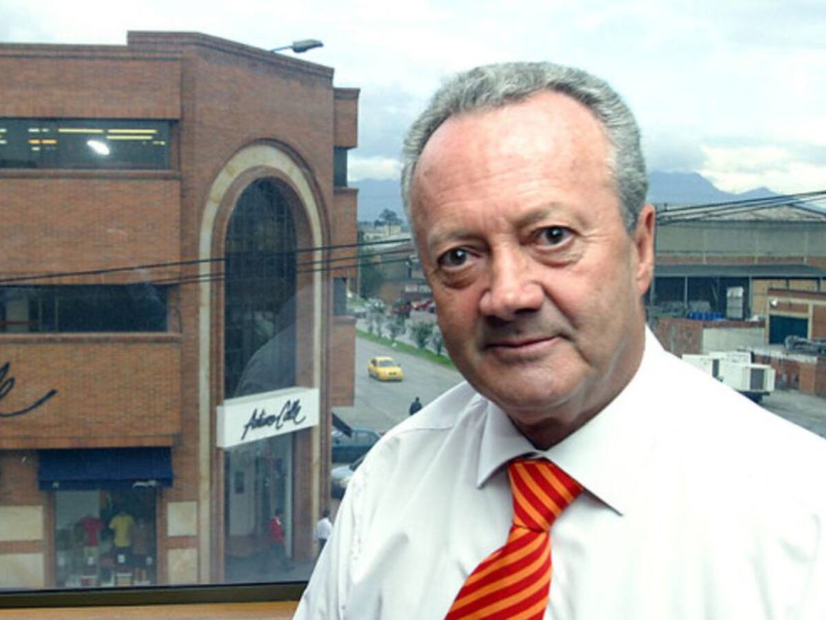 Trabajo sí hay: Arturo Calle abre convocatoria laboral para personas sin experiencia