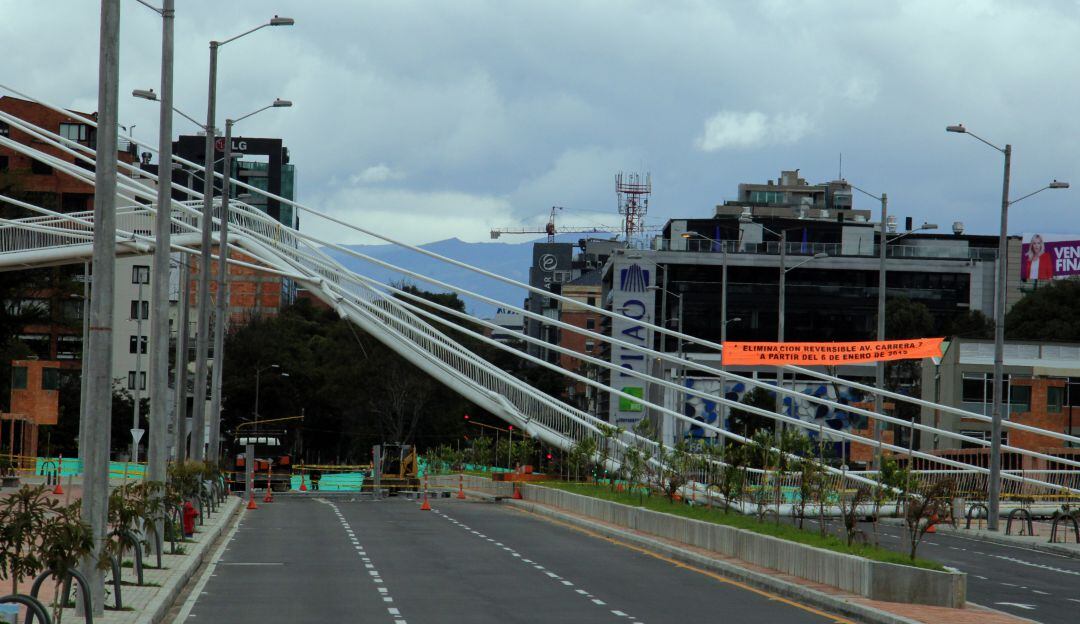 En la prueba se usaron uniformados del Ejército para realizar pruebas de peso a la estructura del Cantón Norte. 