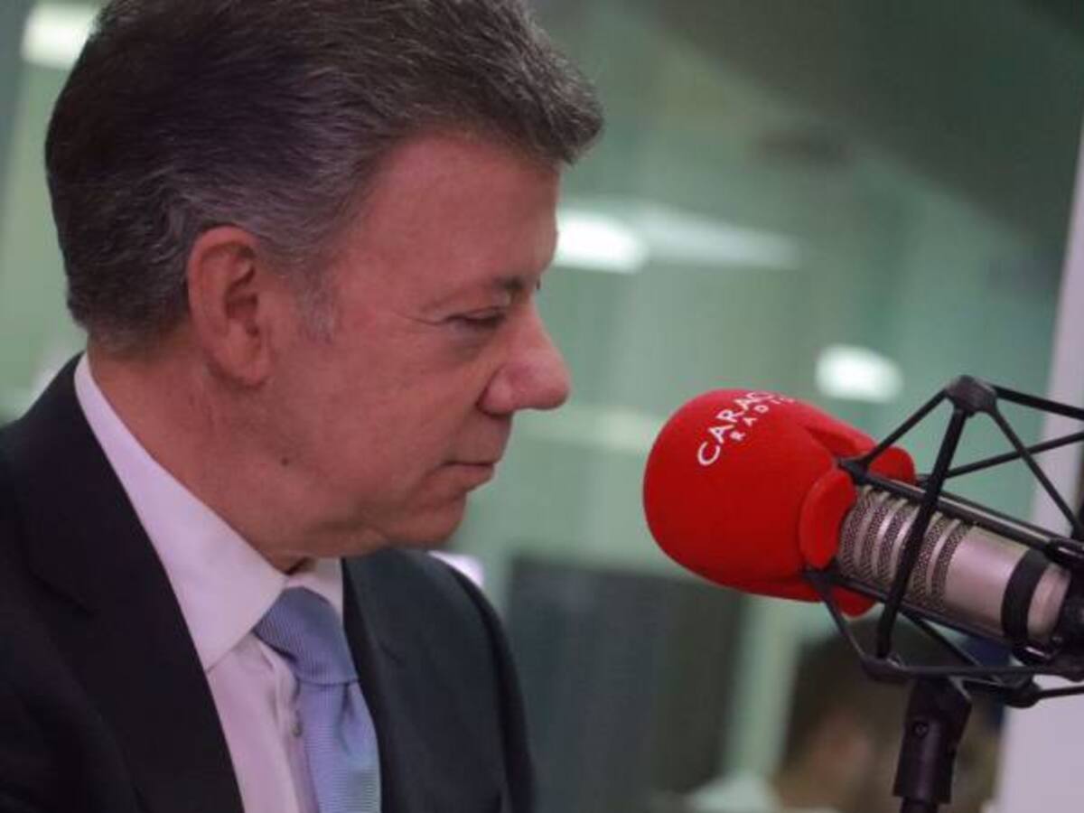 El detrás de cámaras de la entrevista de Santos en Hora 20