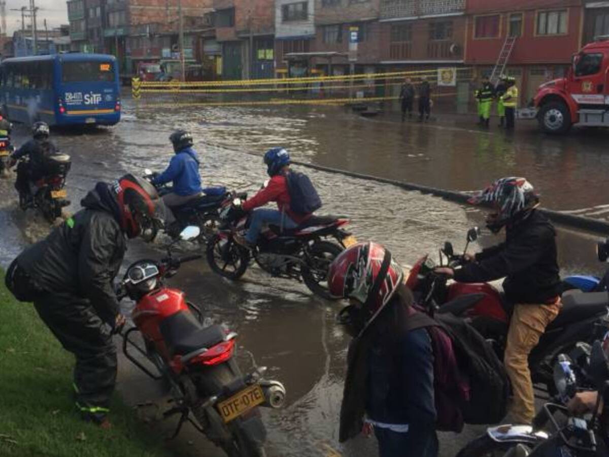 Inundación en Tunjuelito provoca enorme trancón en la Av. Boyacá