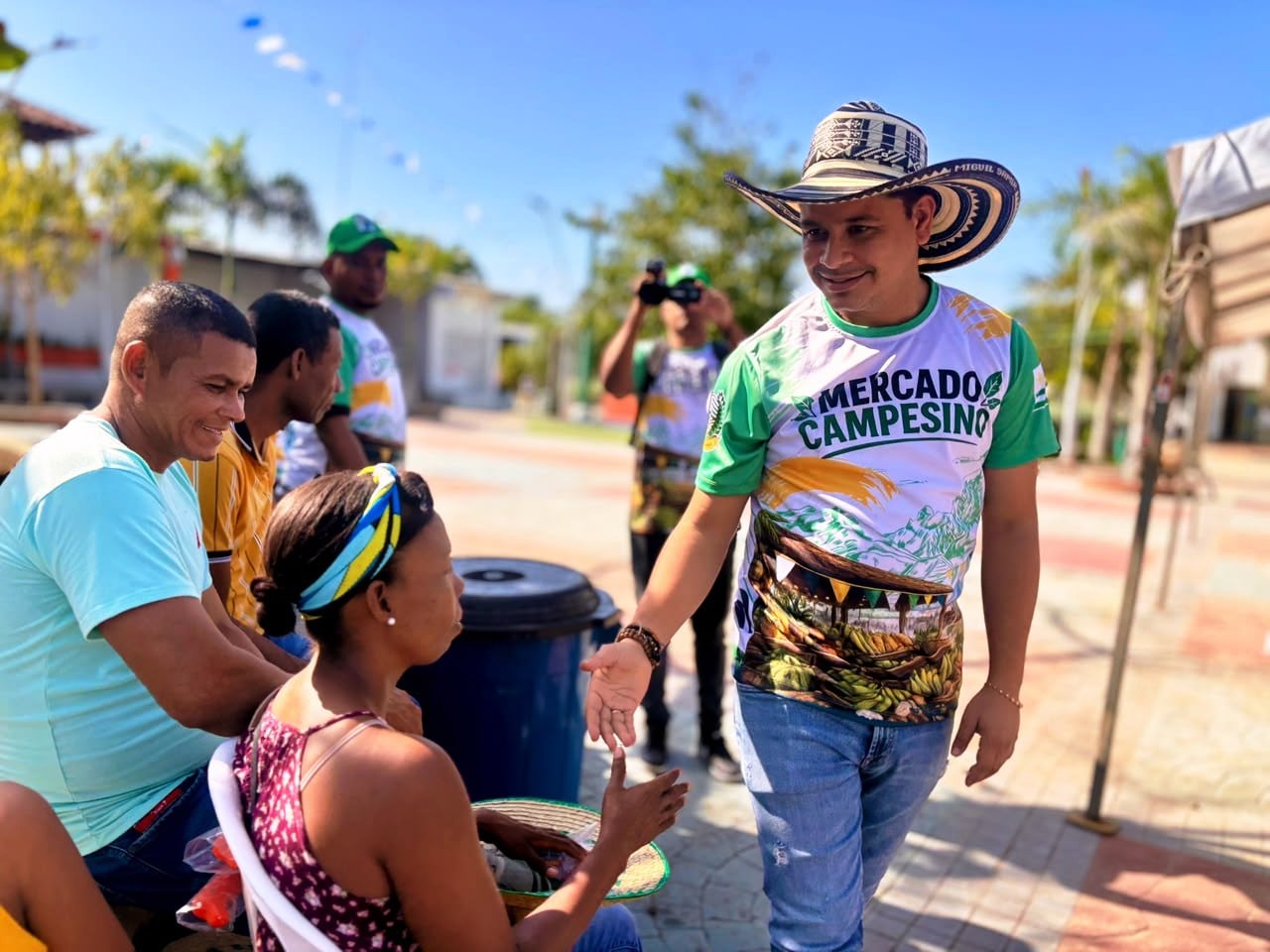 Alcalde Miguel Samir Barrios rindió homenaje a quienes son orgullo del municipio y anunció nuevos beneficios para el campo