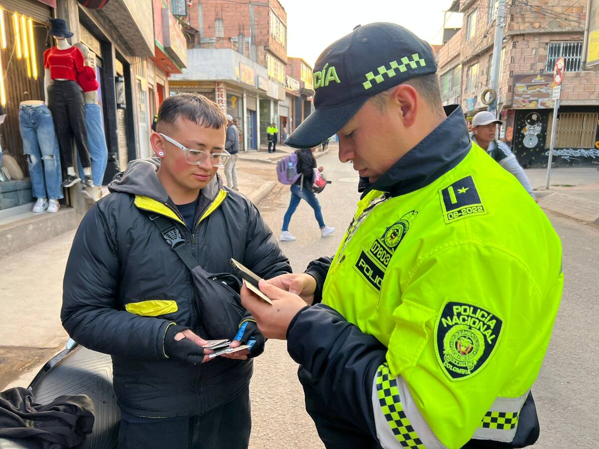 Operativo en Villa Ema en Bogotá dejó tres capturados, licor adulterado y seis negocios sellados