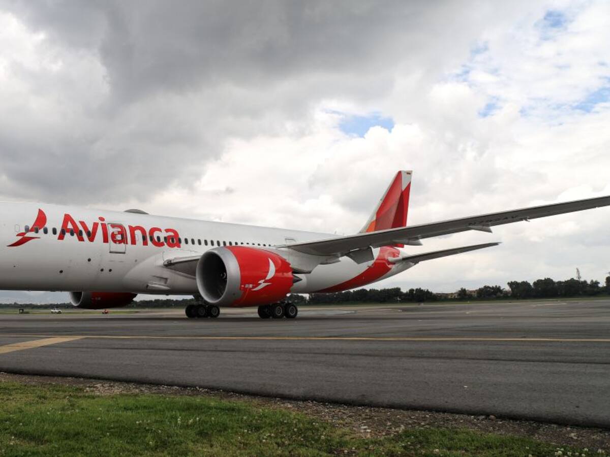 San Valentín: Consiga vuelos desde $29.900 y celebre por lo alto