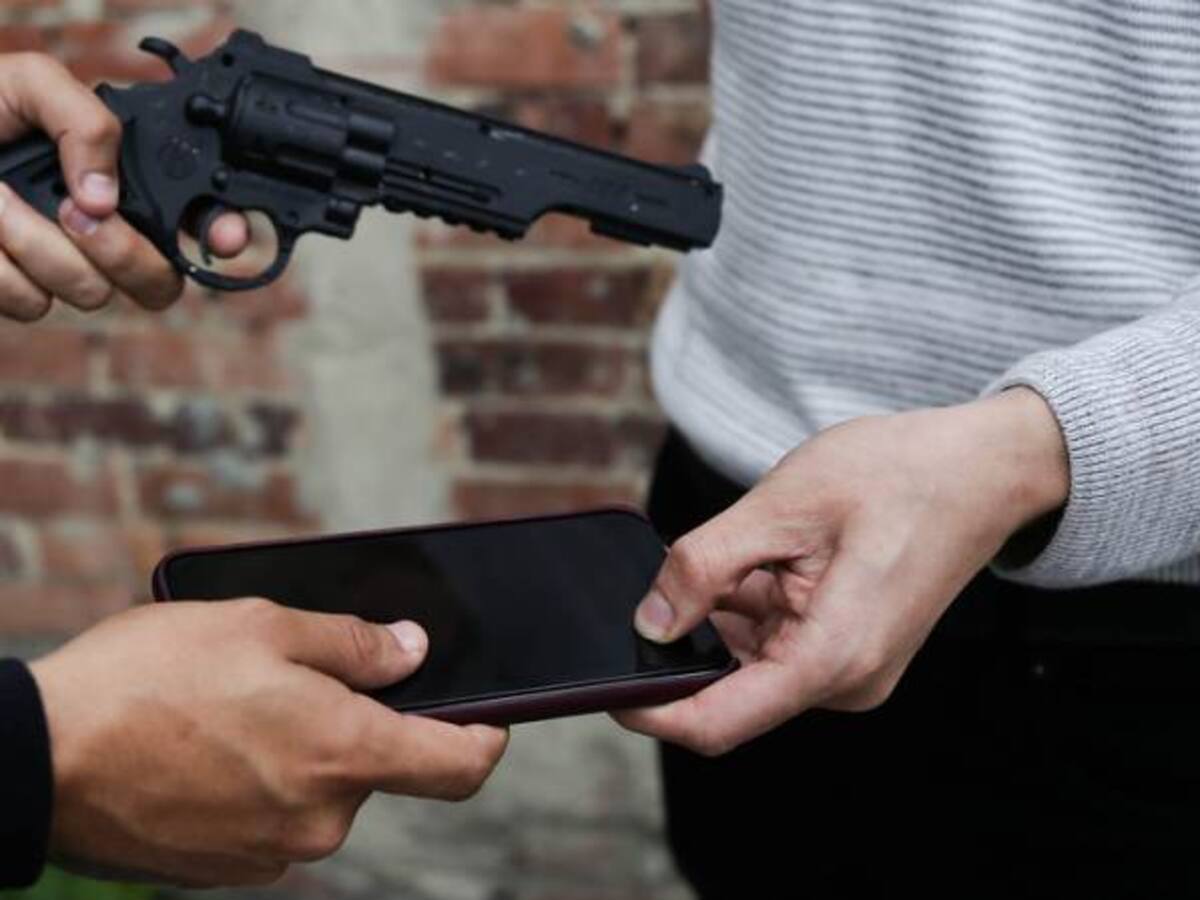 Cada 20 minutos, en promedio, denuncian un robo a celular en Bogotá