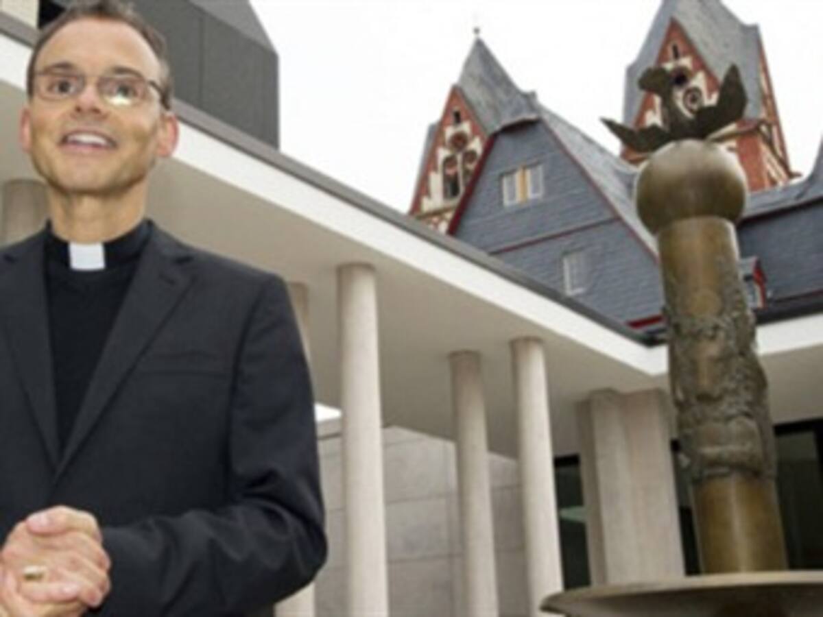 Papa aparta temporalmente al obispo de Limburg y le abre investigación