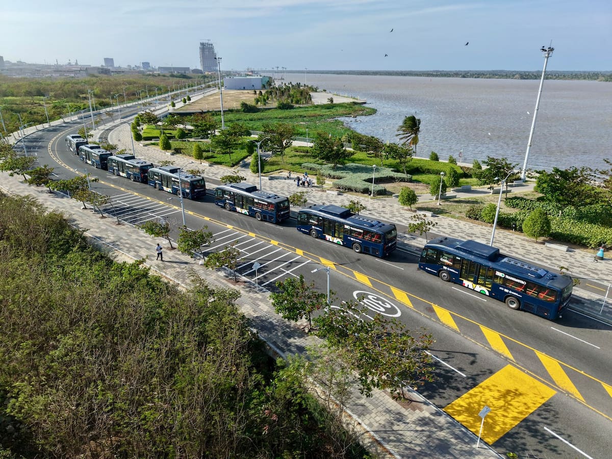 Llegan a Barranquilla siete nuevos buses que se suman a la flota de Transmetro