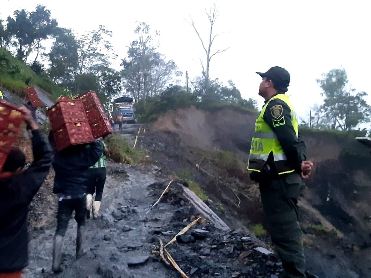 Fallas por invierno tienen incomunicado a Briceño en Boyacá hace más de 10 meses