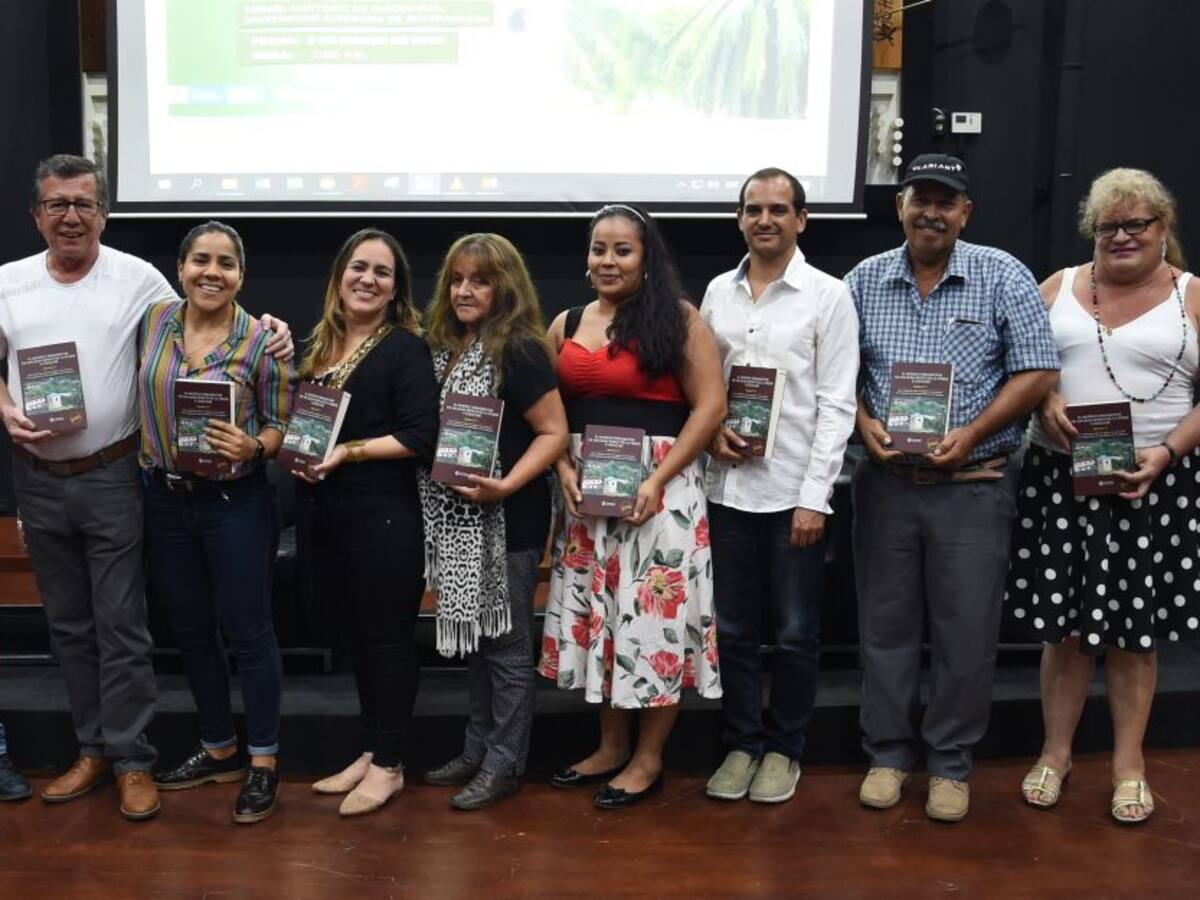 El libro que cuenta como nacieron las autodefensas en Santander