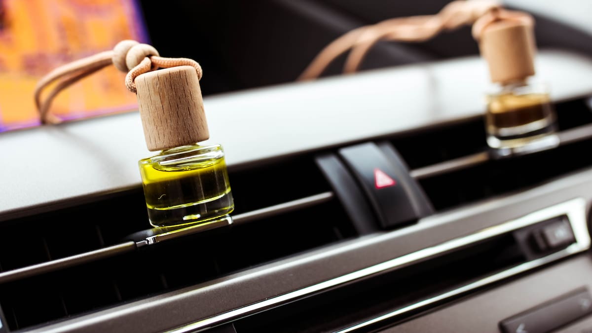 Truco para que el carro huela siempre a nuevo con ingredientes naturales, ¿cómo funciona?