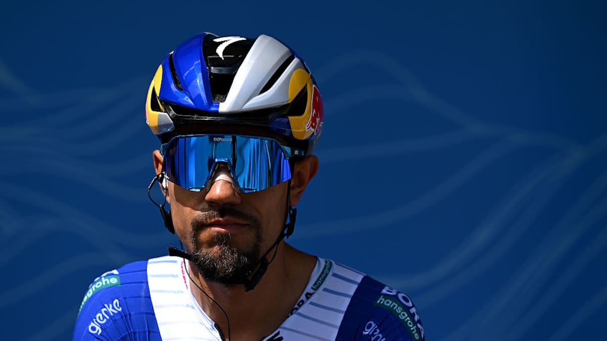 Daniel Felipe Martínez tuvo un desafortunado retiro del Tour Auvernia Ródano Alpes: esto le pasó