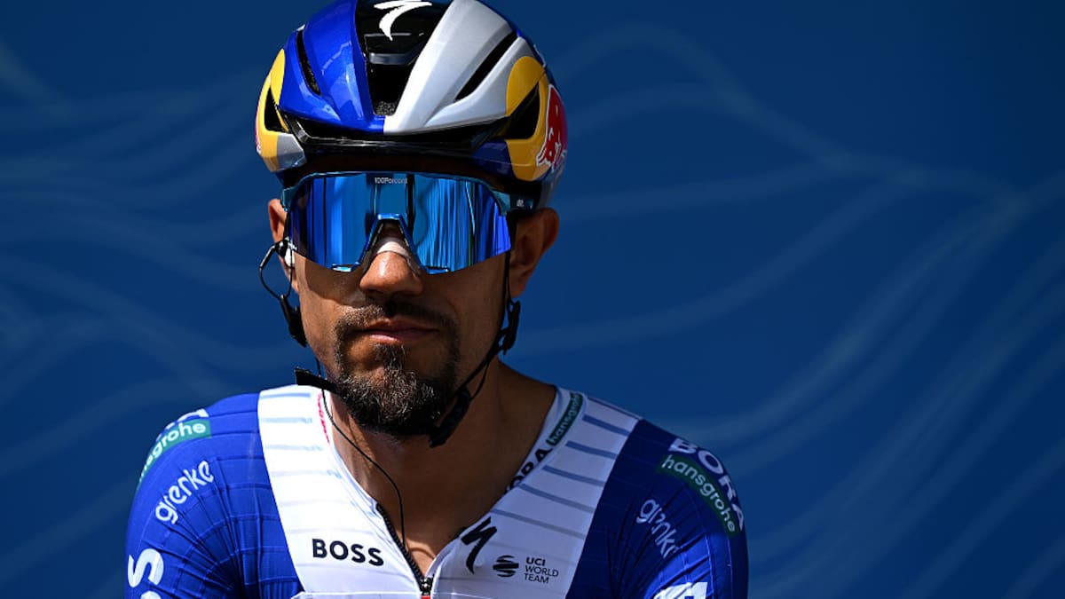 Daniel Felipe Martínez tuvo un desafortunado retiro del Tour Auvernia Ródano Alpes: esto le pasó