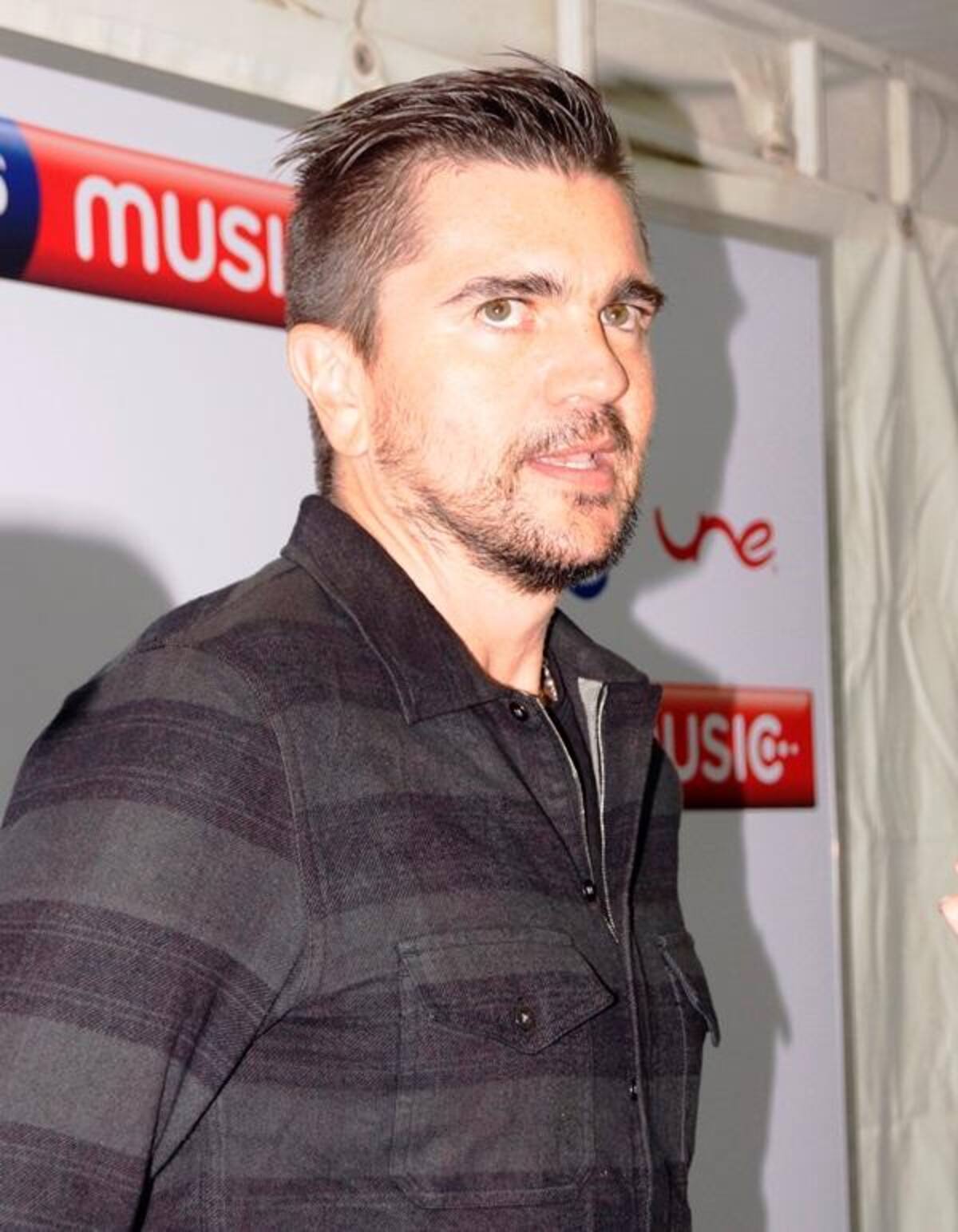 Nada valgo sin tu amor y Fotografía fueron las canciones elegidas por Juanes para iniciar sus conciertos en las ciudades.