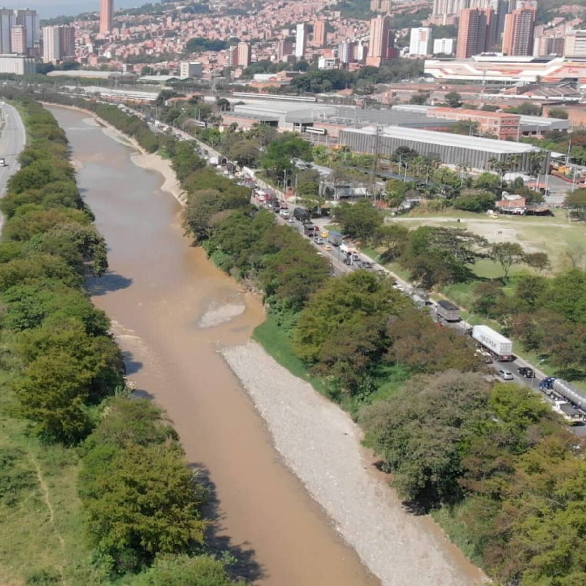 La solución en los puntos críticos del río Medellín en el norte costarán $10 mil millones