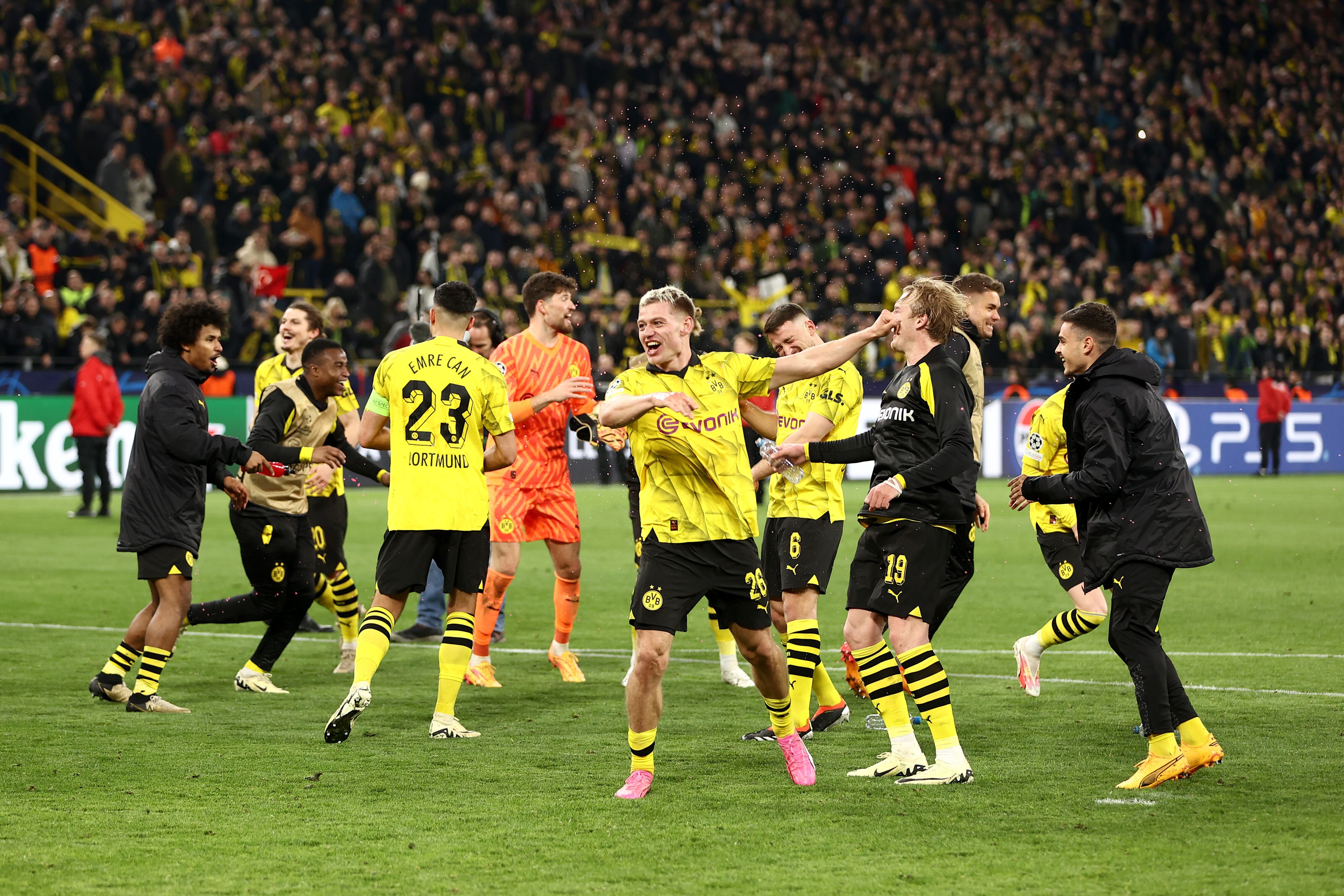 Borussia Dortmund. (Photo by Leon Kuegeler/Getty Images)