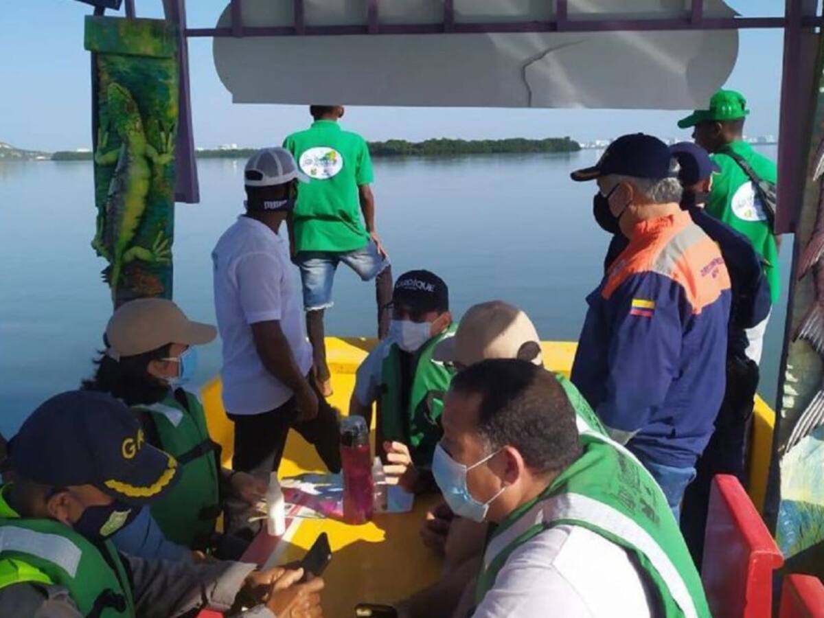 Dimar acompaña formalización de 'Las Cienagueras' en Cartagena