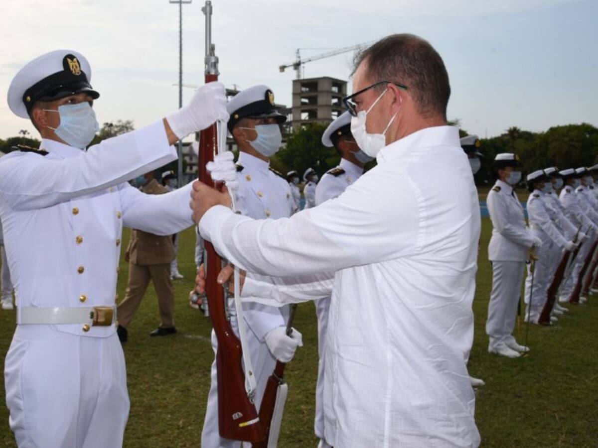 Nuevos cadetes juraron bandera en la ENAP de Cartagena