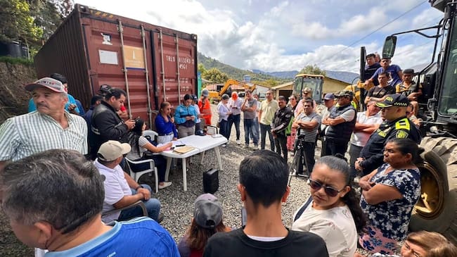 Levantan bloqueo intermitente en la Vía al Llano, informó el gobernador Jorge Emilio Rey