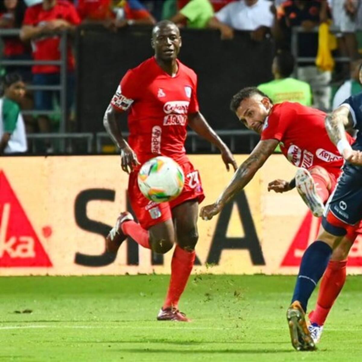Duván Vergara le da un triunfo agónico al América con un espectacular golazo