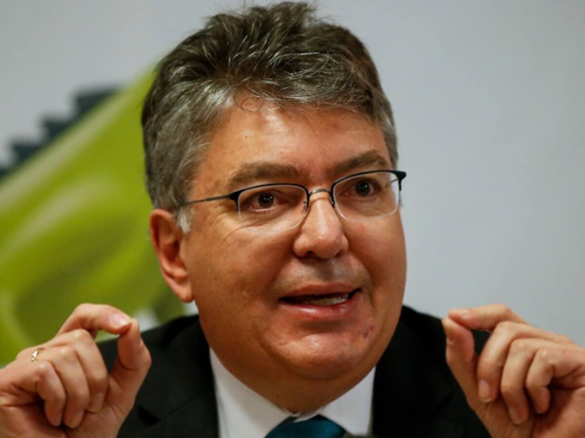 Colombia ha logrado afrontar el choque por bajos precios del petróleo: MinHacienda