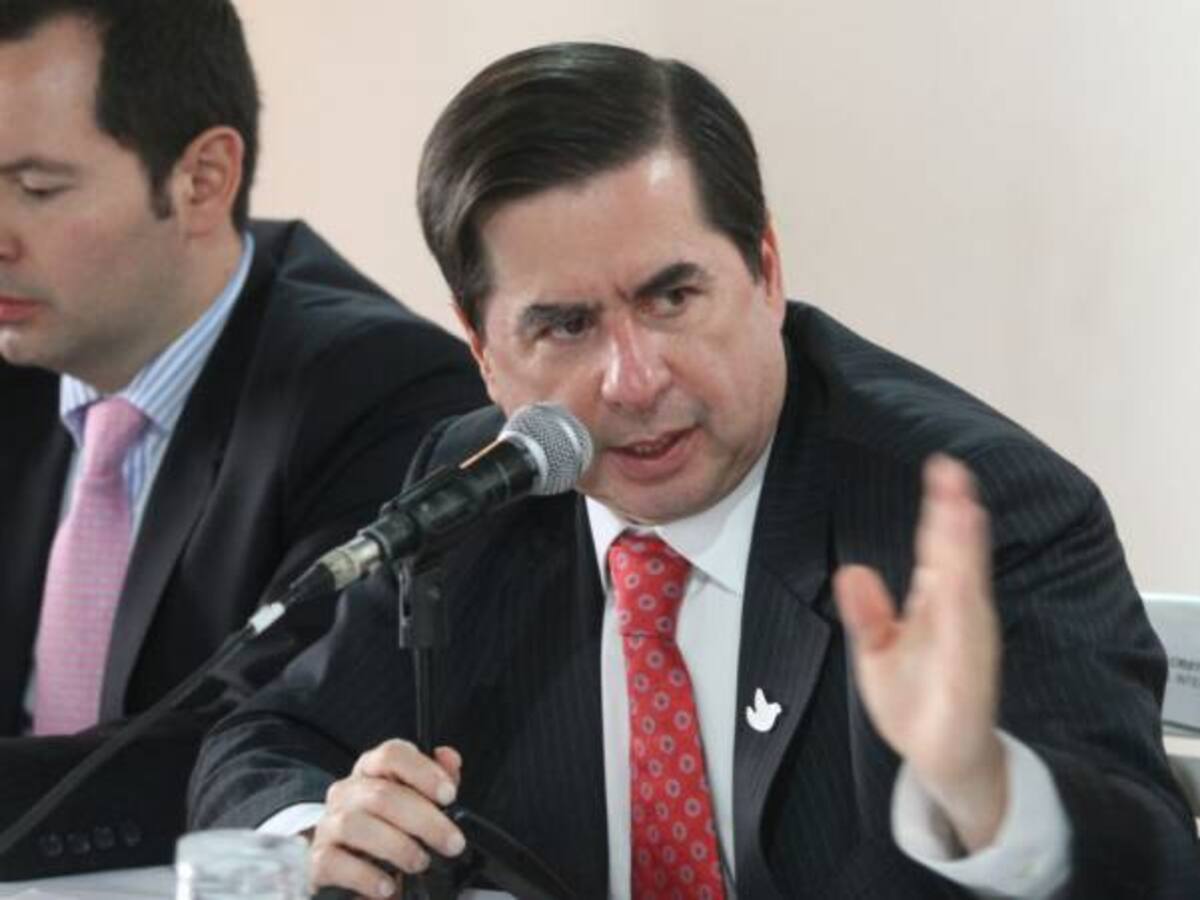 No íbamos a cruzar las líneas rojas por cumplir la fecha del acuerdo de paz: Mininterior