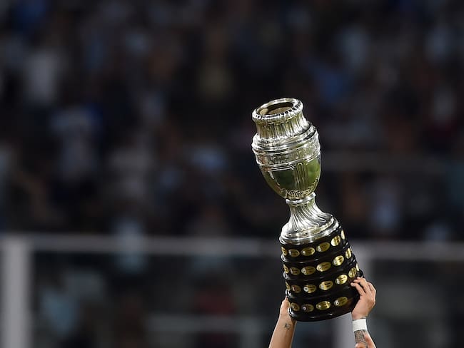 El trofeo de la Copa América, recientemente reconquistado por Argentina. (Photo by Marcelo Endelli/Getty Images)