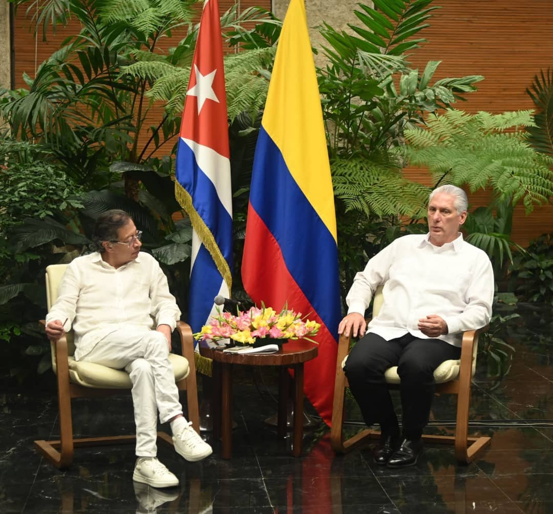 El presidente de la República de Cuba sostuvo conversaciones oficiales con su homólogo, el presidente de la República de Colombia. Cancillería de Cuba