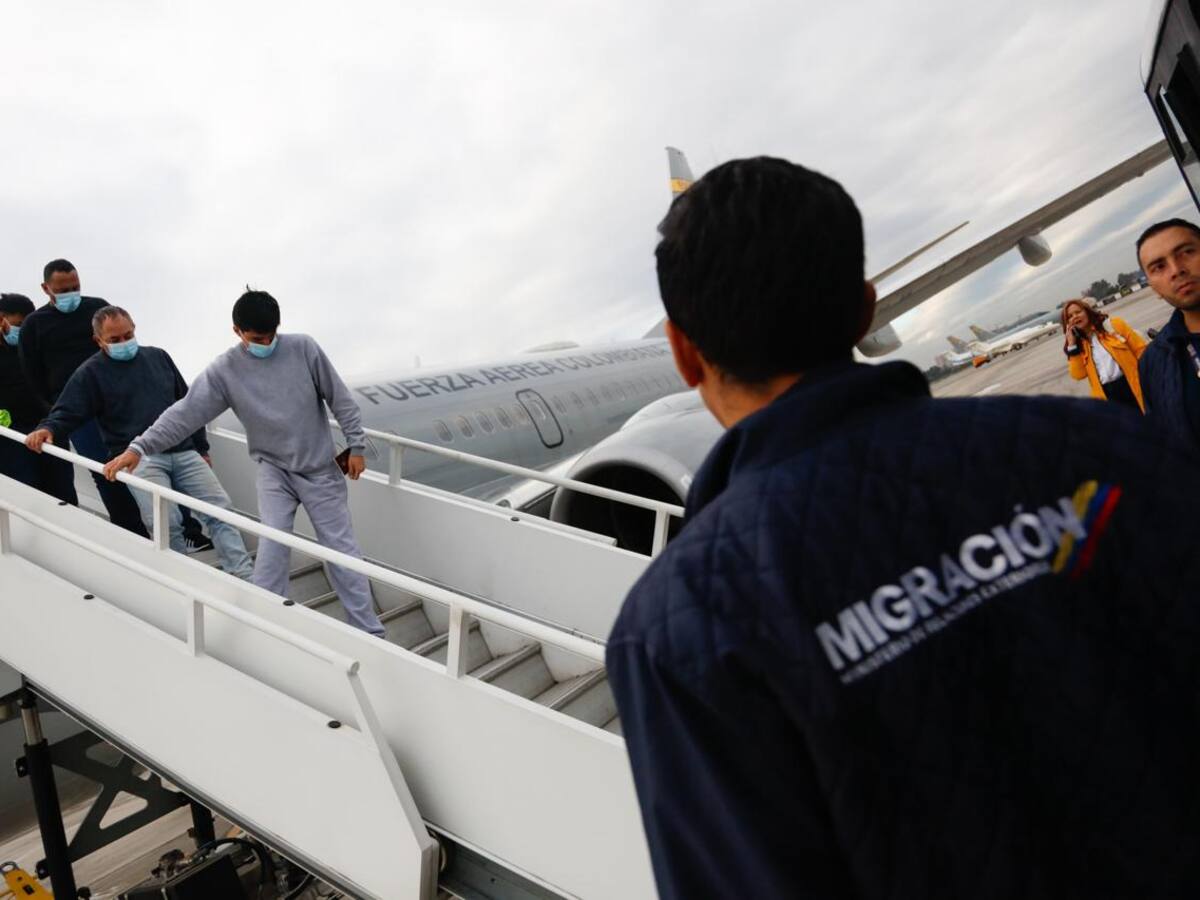 ¿Cómo fue el trato de Estados Unidos con los colombianos que fueron deportados? Migrantes responden