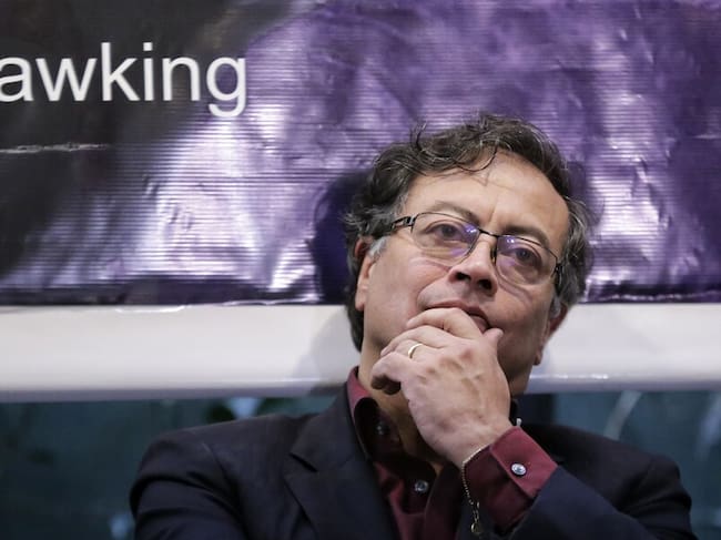 En entrevista con La W, el candidato presidencial por el Pacto Histórico, Gustavo Petro, habló sobre las relaciones con Venezuela, entre otros temas.