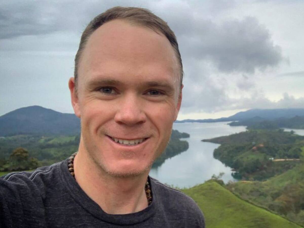 Froome amanece tomándose una fotografía en el oriente de Antioquia