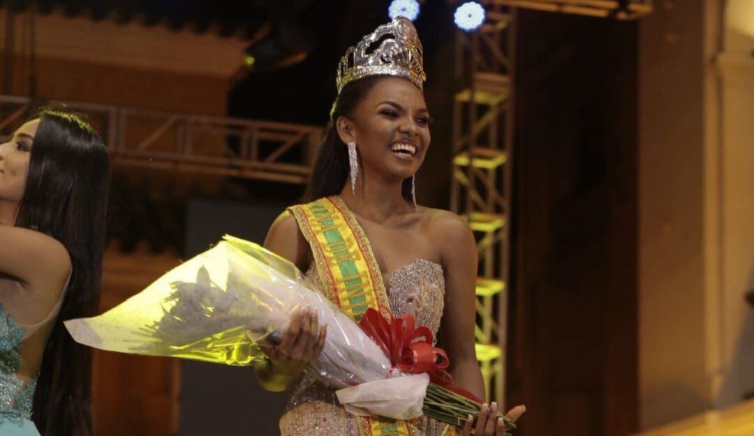 Angélica Blanco, nueva Reina de Independencia