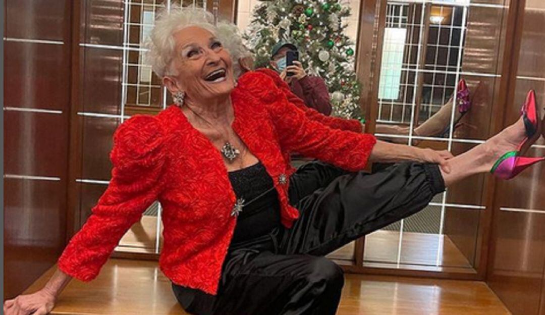 Tinder: Mujer de 85 años ha tenido más 50 citas para tener aventuras