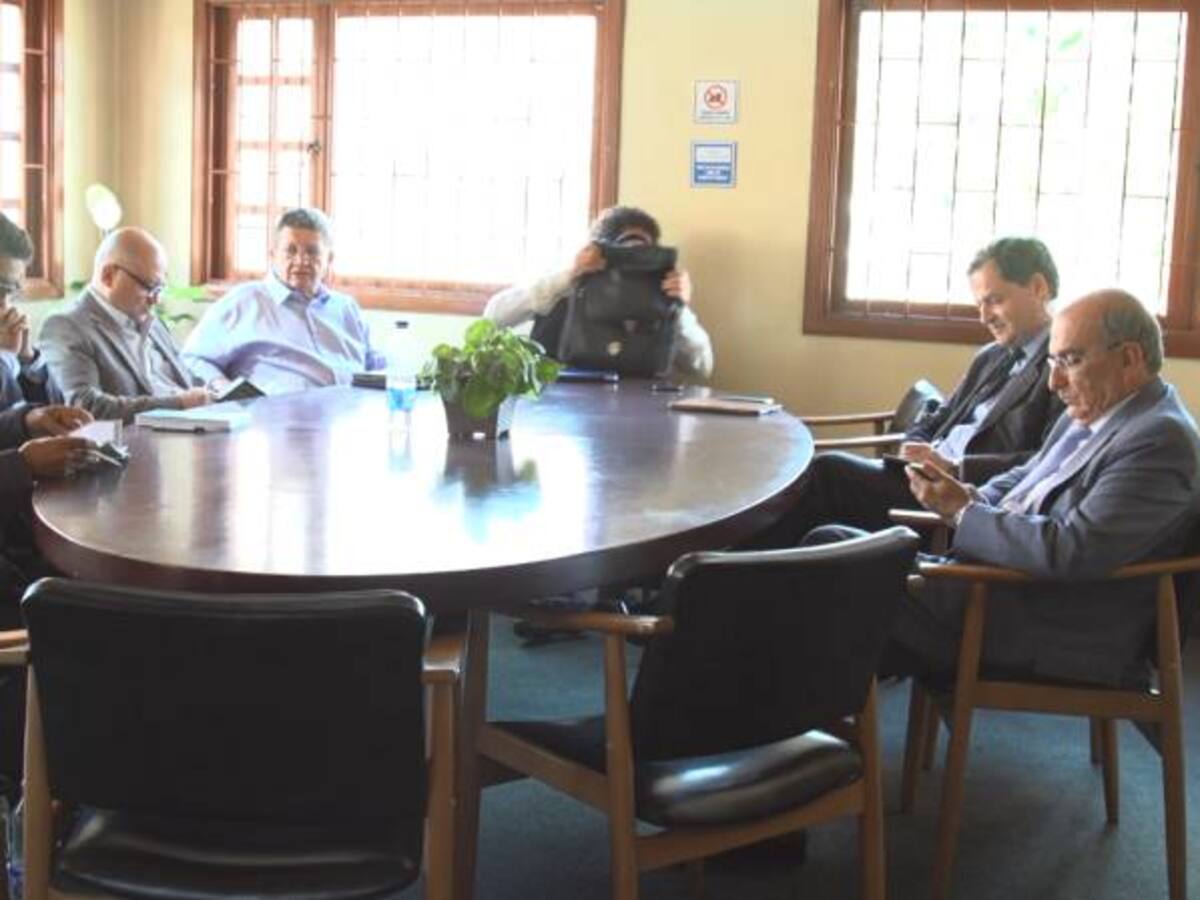 Terminó reunión entre negociadores del Gobierno y las Farc