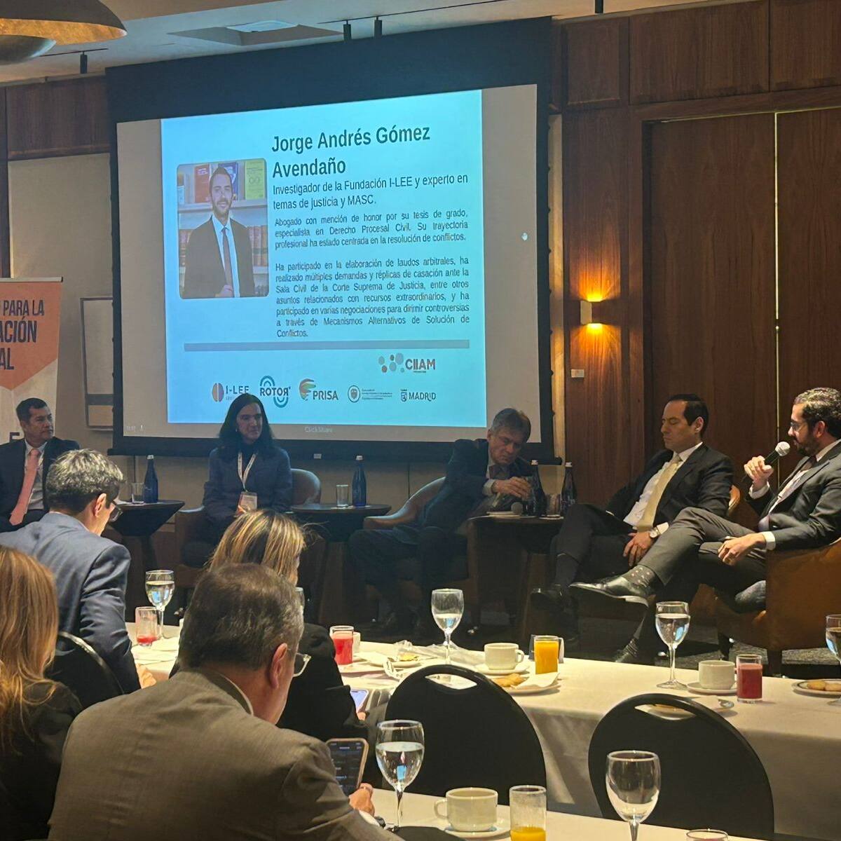 Foro jurídico propone soluciones alternativas para agilizar la justicia en Colombia