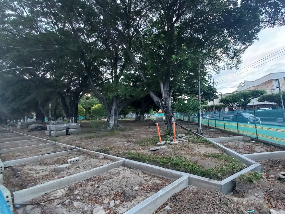 Comunidad de Santa Lucía exige a la Secretaría de Infraestructura terminación de obra