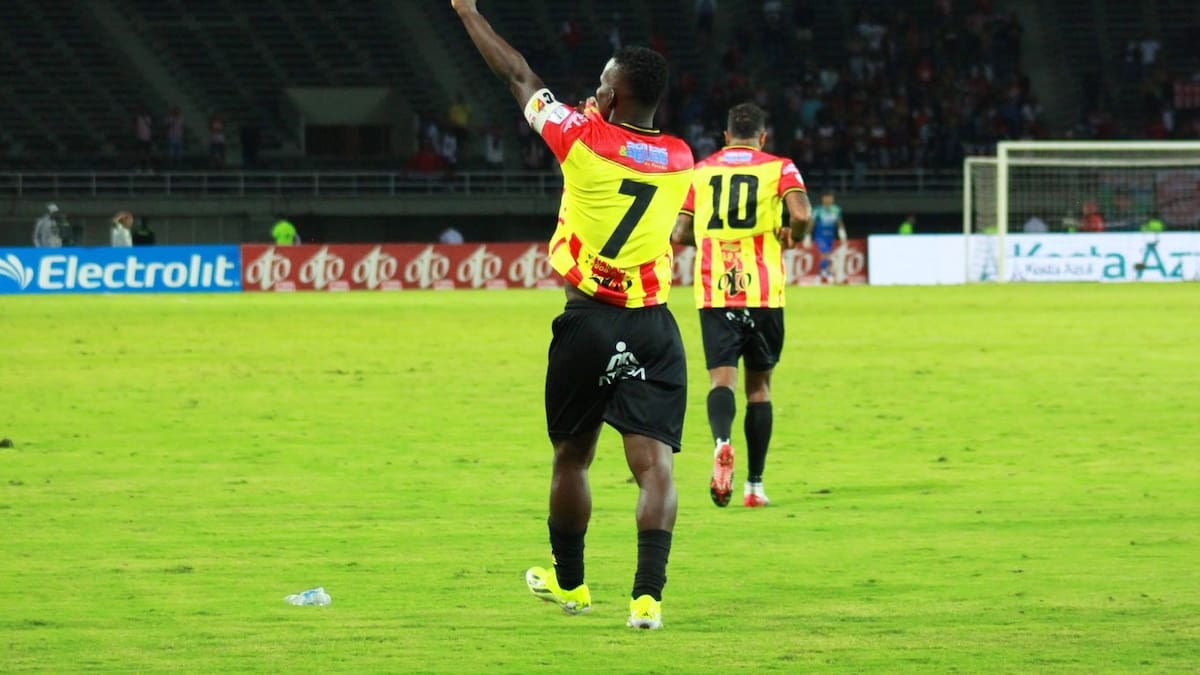 Carlos Darwin Quintero explota contra el arbitraje: “Nos quitaron tres puntos”