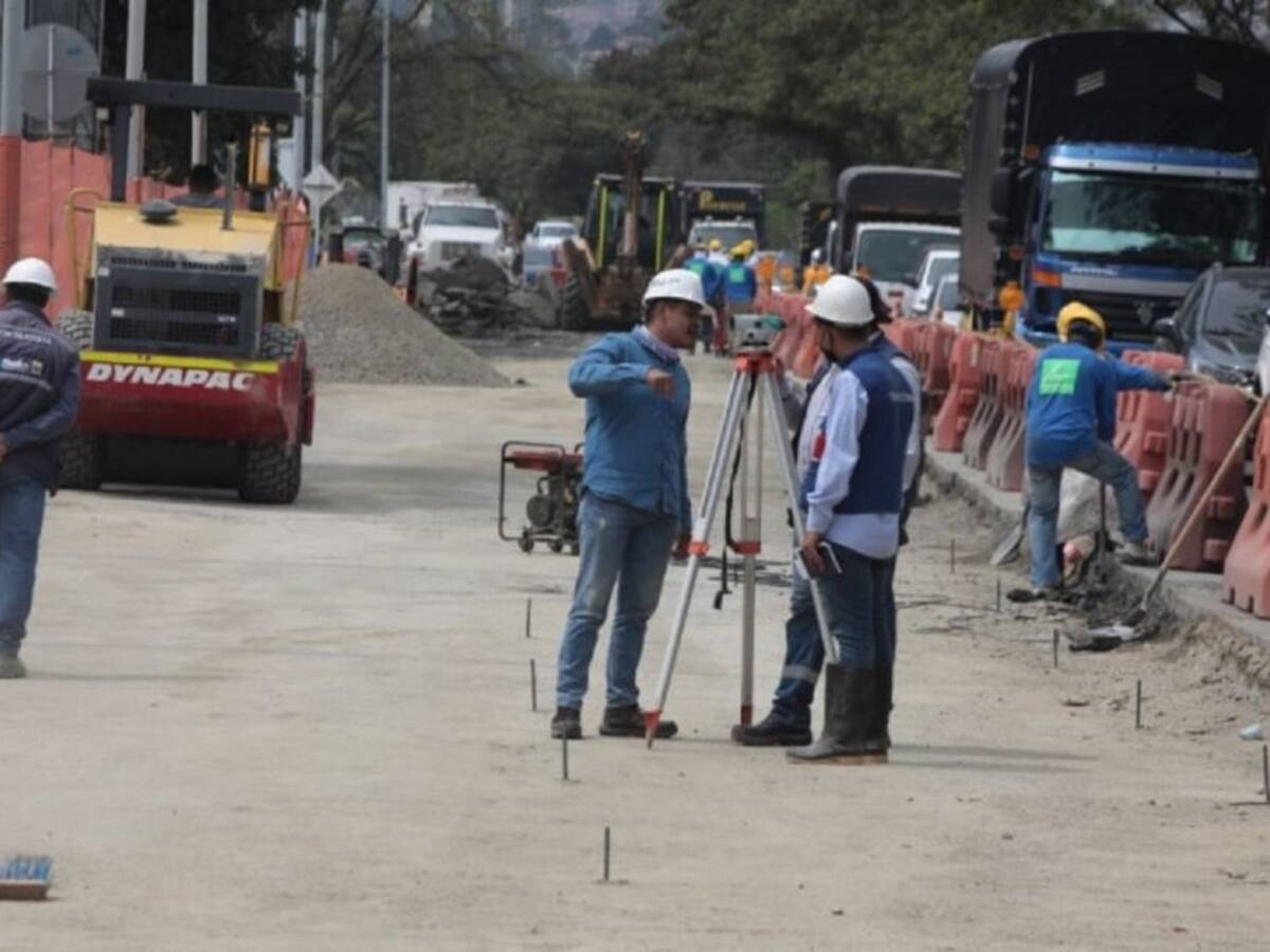 Acuerdo con el INVIAS permitirá tapar los huecos en la Av. Regional