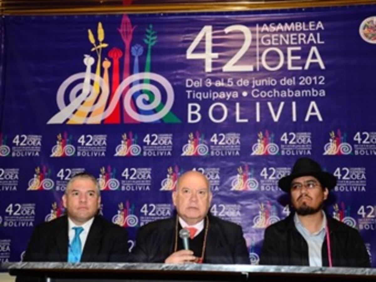 Insulza pide debate 'cuidadoso' sobre sistema de derechos humanos en la OEA