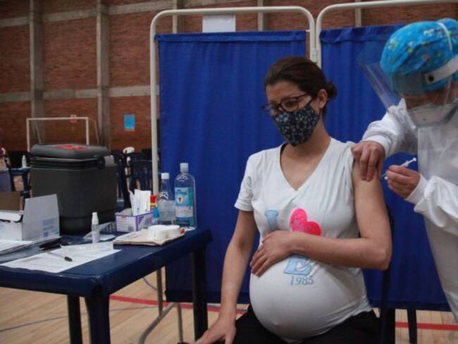 Baja participación de embarazadas en la vacunación