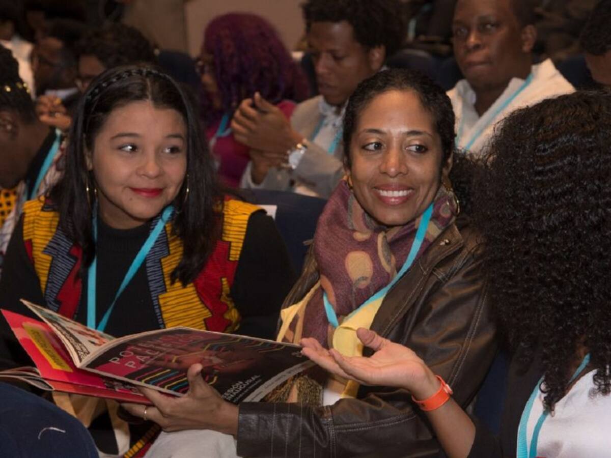 Manos visibles abrió convocatoria de becas para jóvenes afros e indígenas