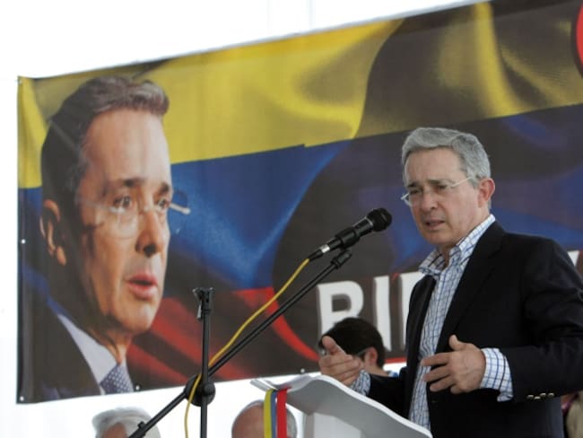 Senador Álvaro Uribe Vélez.