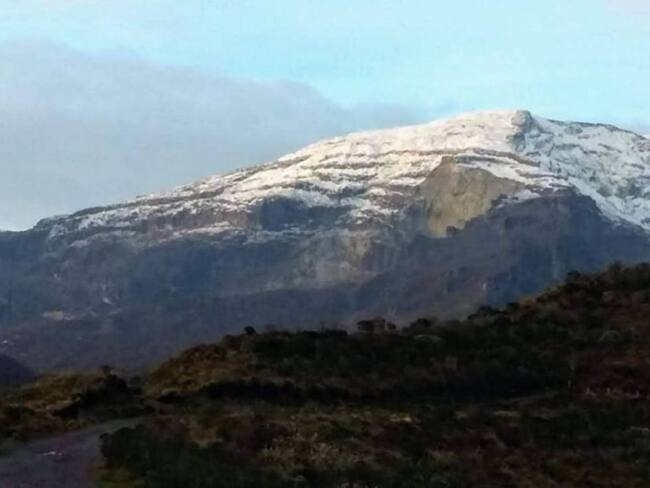 Suspenden temporalmente visitas al Nevado del Ruiz