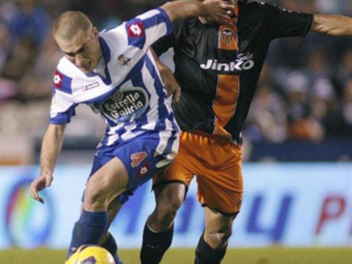 En el último minuto el Valencia vence como visitante al Deportivo de la Coruña