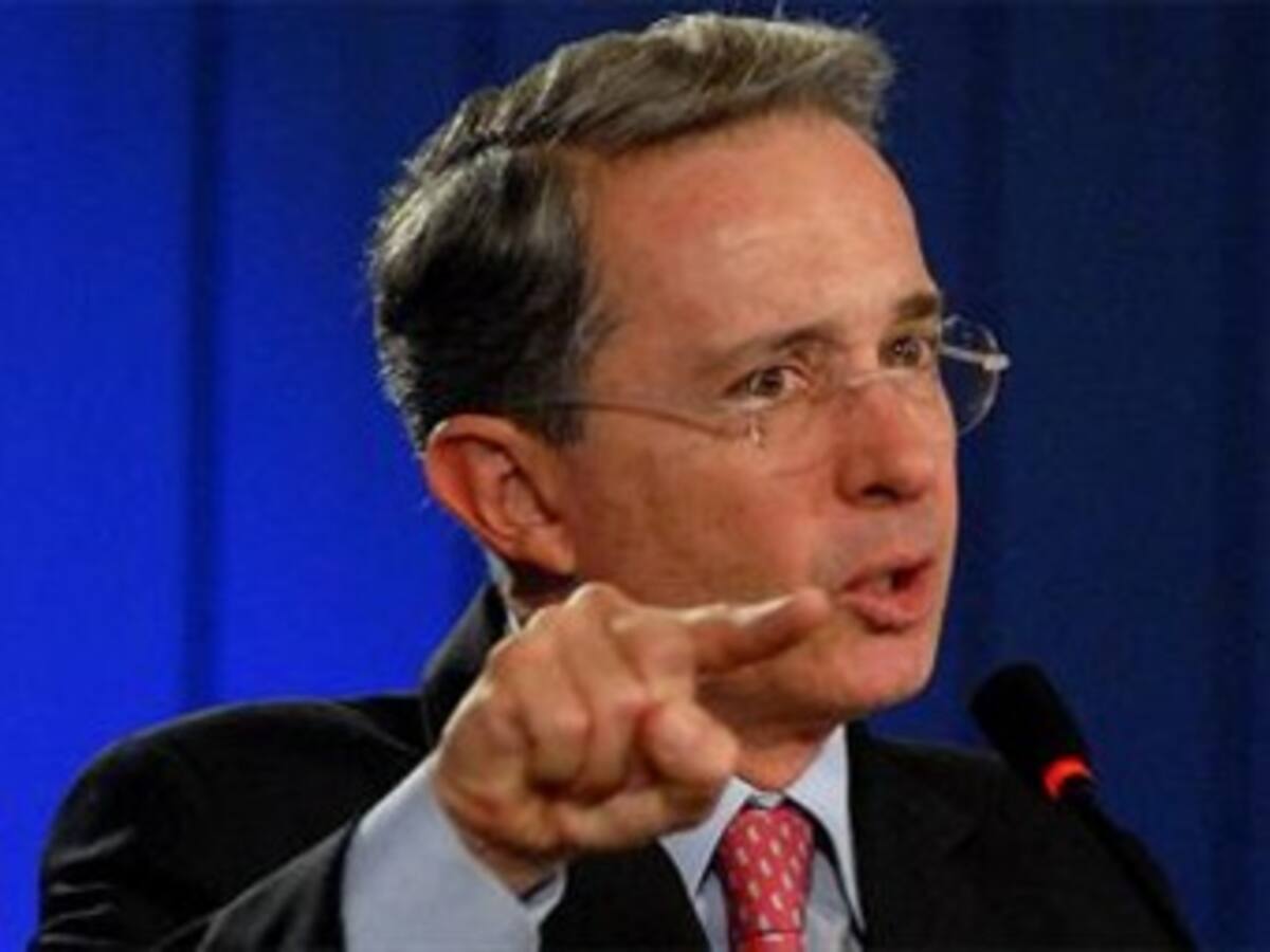 Expresidente Uribe asegura que María del Pilar Hurtado es víctima de una 'venganza criminal'