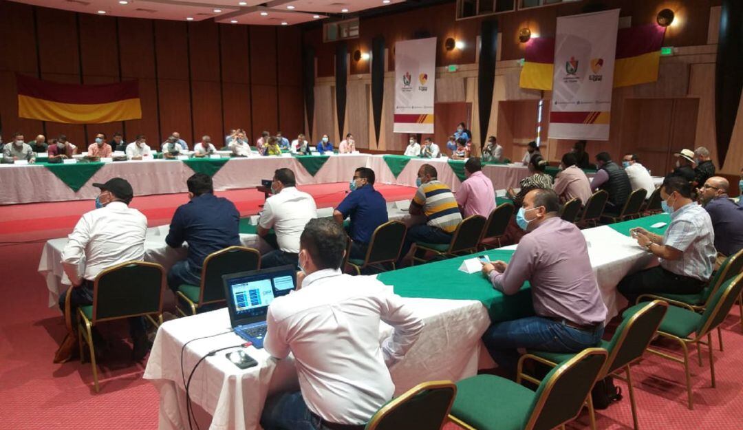 En el evento participaron 41 alcaldes de los 47 del Tolima.  