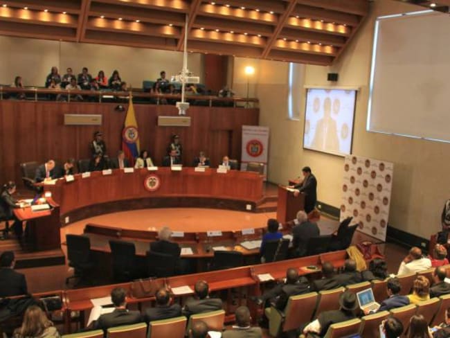 Corte Constitucional suspende debate de blindaje jurídico de los acuerdos de paz