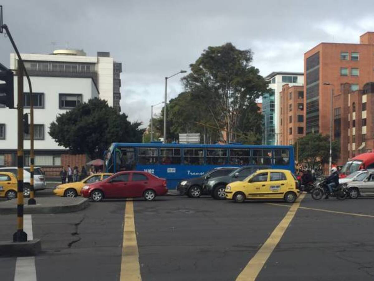 Respetar los cruces para mejorar movilidad, primera campaña de cultura ciudadana