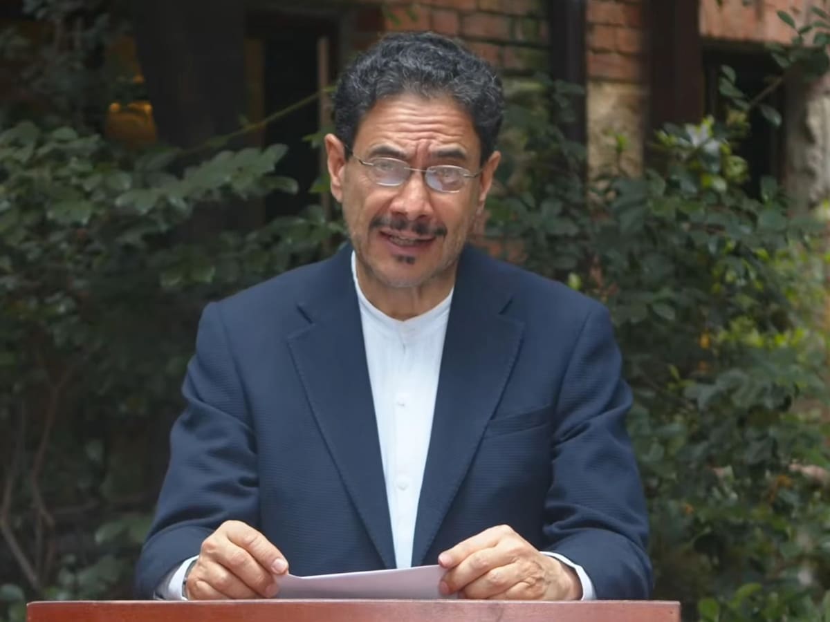Iván Cepeda publica plan de gobierno a dos semanas de elecciones: documento conocido era discurso