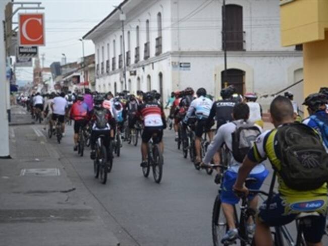 Fotos: Ciclopaseo en el Valle contra el reclutamiento de menores