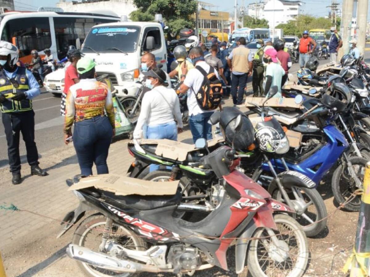 Recuperación de espacio público en Cartagena por poco termina en riña