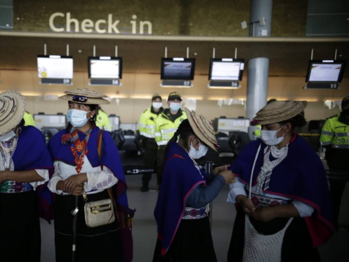Aeropuerto El Dorado se convierte en escenario de protesta para indígenas